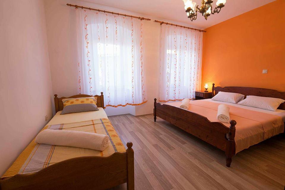 Apartmani Pod Nehajem セニ エクステリア 写真