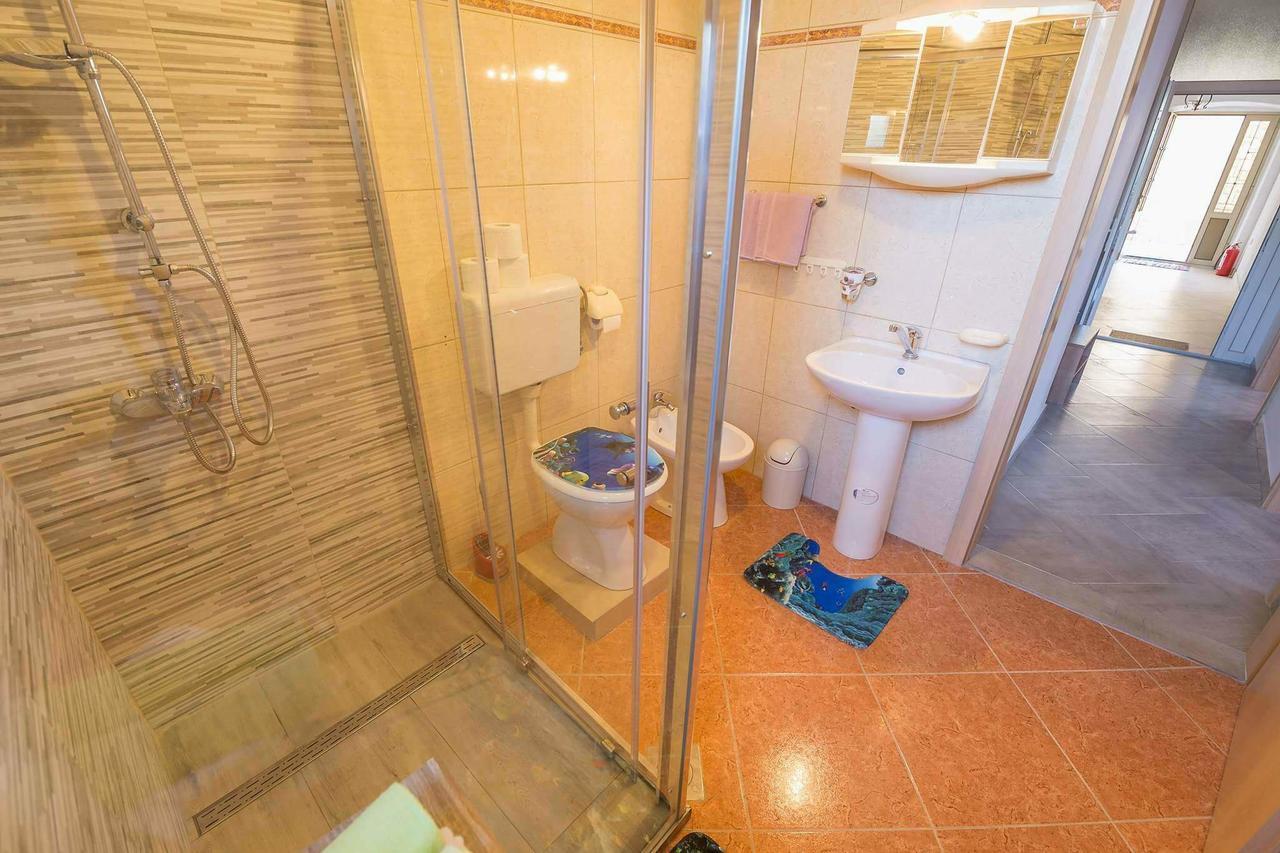 Apartmani Pod Nehajem セニ エクステリア 写真